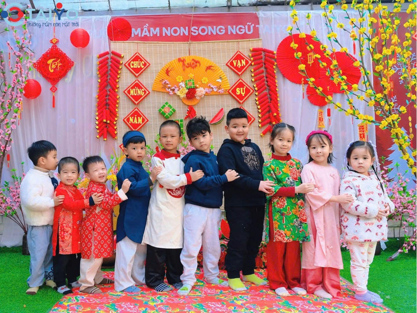 Xuân trong mắt bé